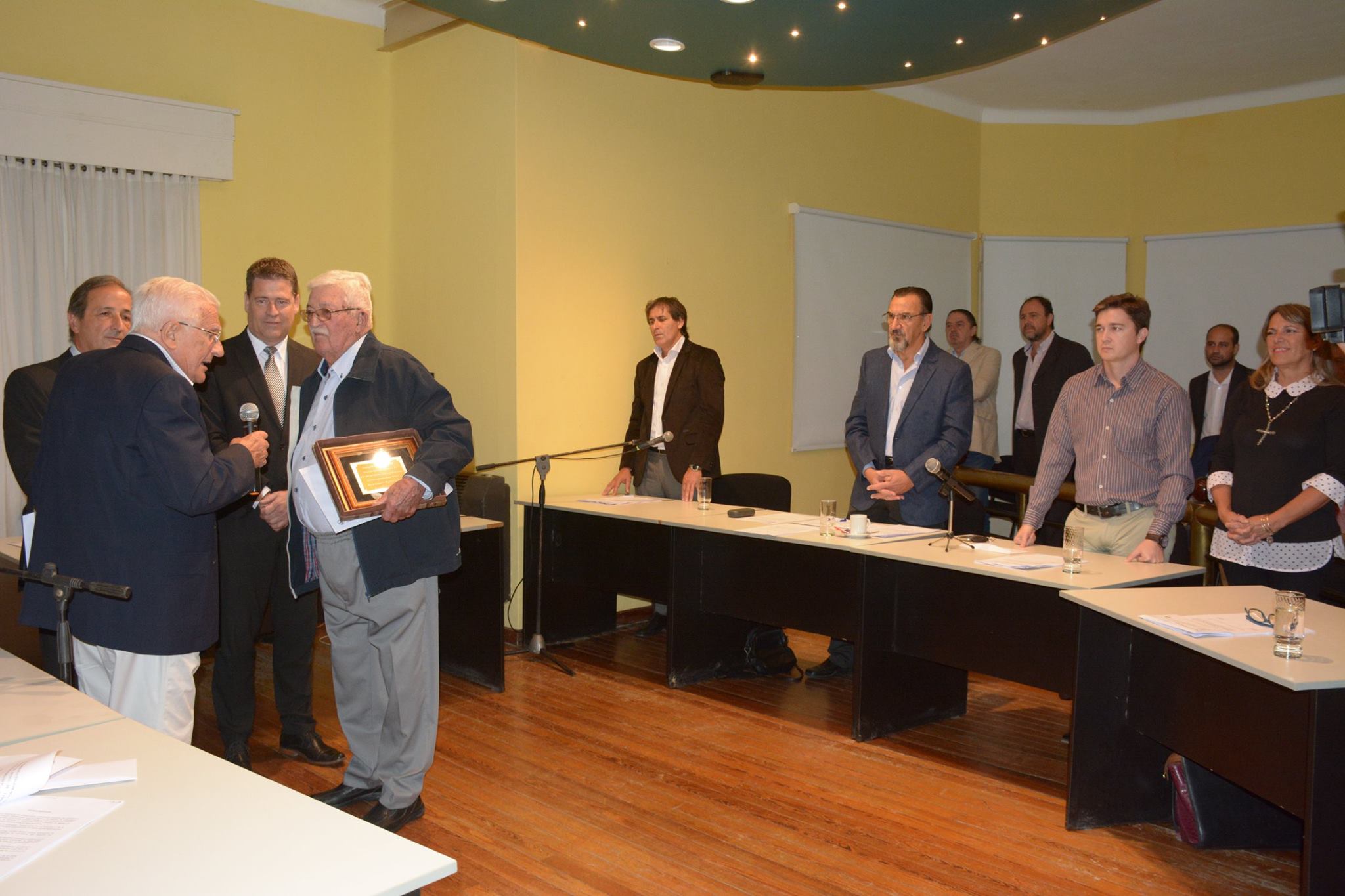 Emotivo homenaje a ex concejales