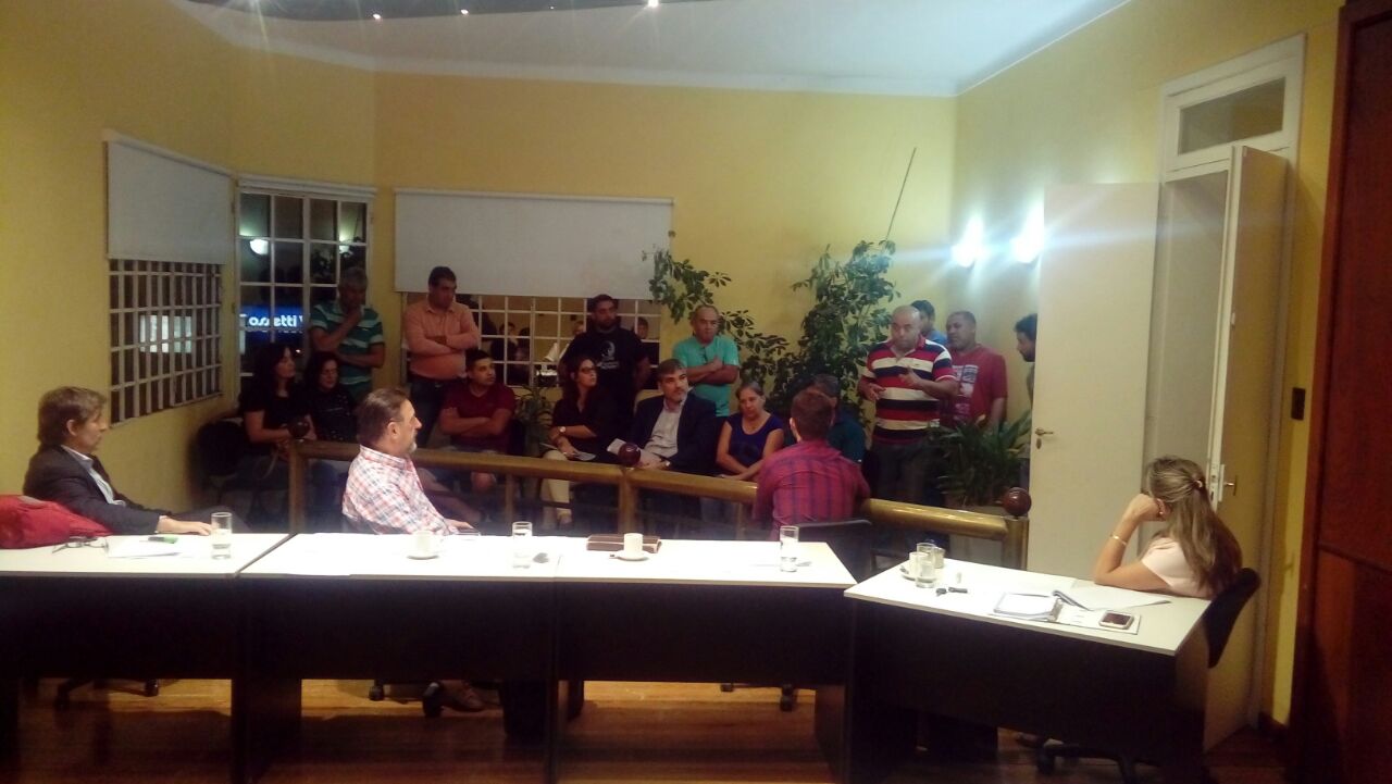 Reunión con remiseros locales